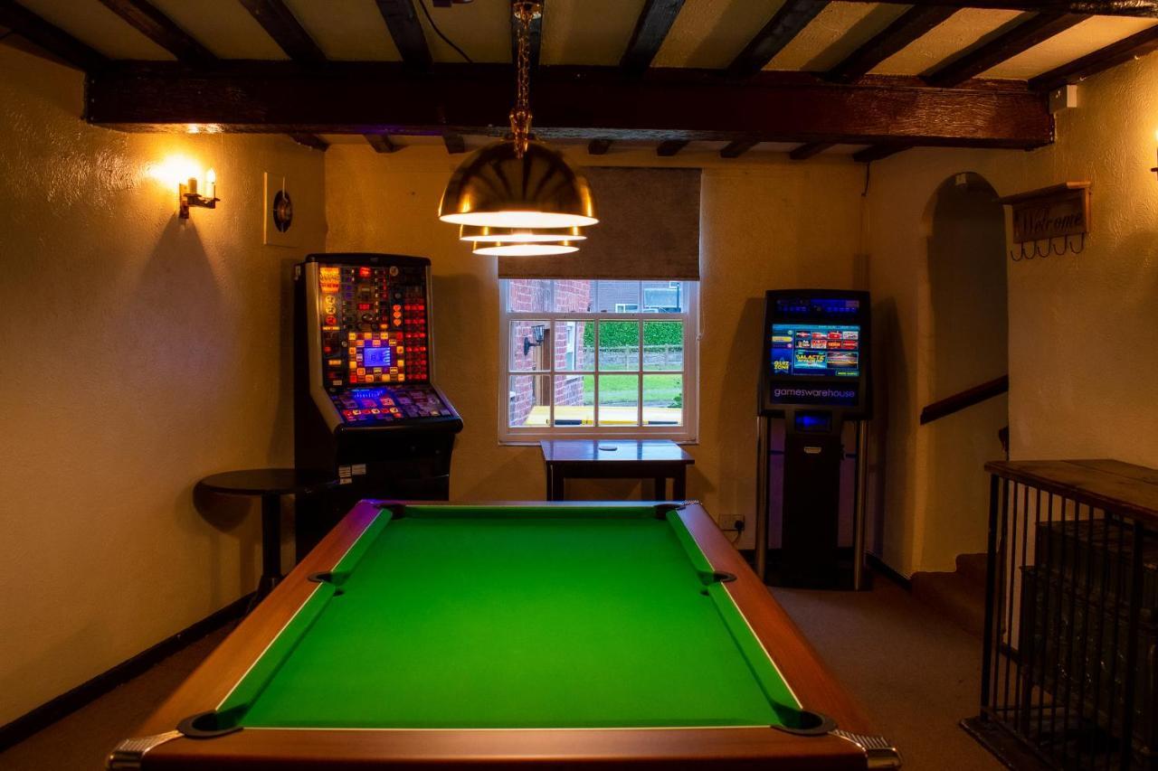 The Lion Hotel Llansantffraid-ym-Mechain Bagian luar foto