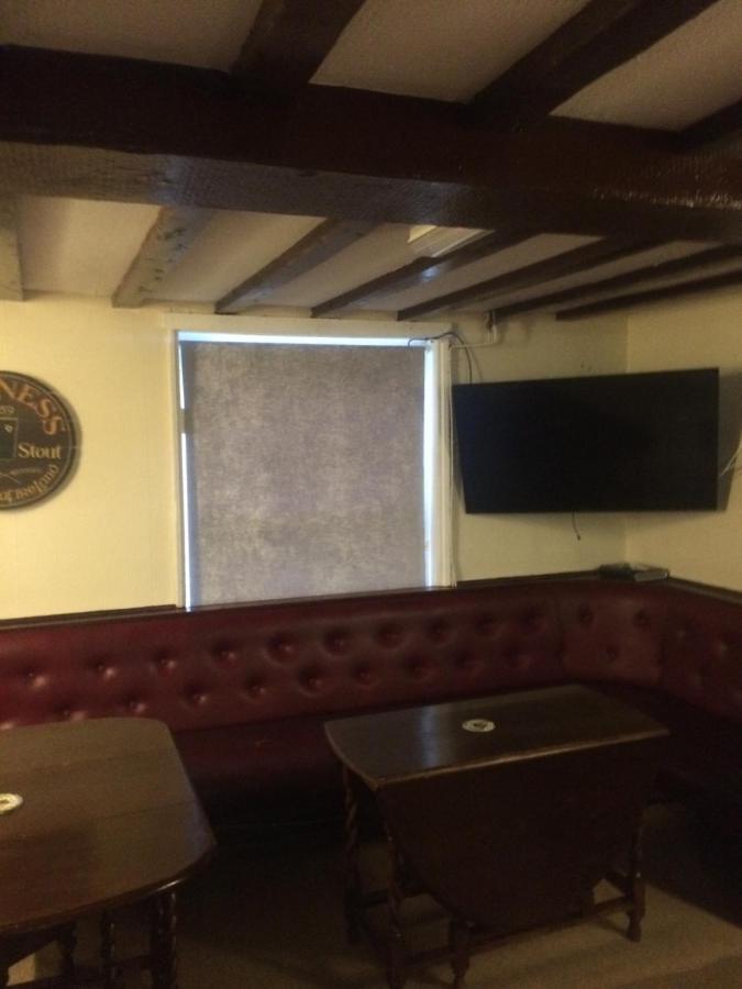 The Lion Hotel Llansantffraid-ym-Mechain Bagian luar foto